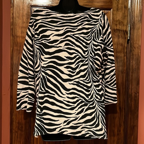 RQT Zebra Print Cotton Tunic Sweater - Picture 3 of 4